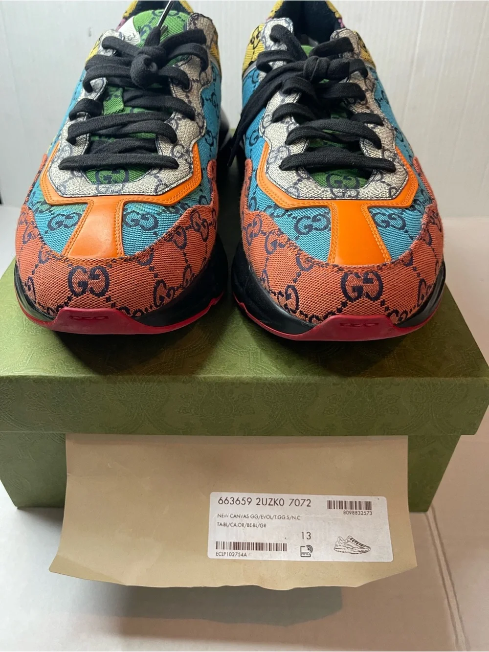 Gucci canvas gg